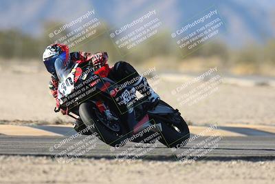 media/Dec-07-2025-CVMA (Sun) [[3e7d2de5dc]]/Race 12- Formula 40 MW and LW/